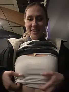 Snapshot of M1ssyk1ssy chatting on January 23, 2025, 2:02 am M1ssyk1ssy online show from January 23, 2025, 2:02 am