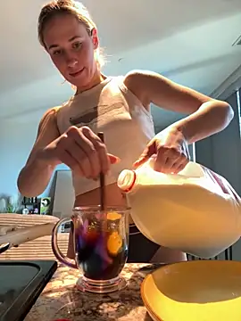 Snapshot of M1ssyk1ssy chatting on December 1, 2025, 9:59 pm M1ssyk1ssy online show from December 1, 2025, 9:59 pm