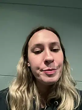 Snapshot of M1ssyk1ssy chatting on January 1, 2025, 6:49 pm M1ssyk1ssy online show from January 1, 2025, 6:49 pm