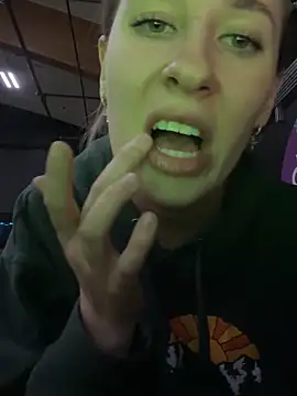 Snapshot of M1ssyk1ssy chatting on February 5, 2025, 11:50 pm M1ssyk1ssy online show from February 5, 2025, 11:50 pm