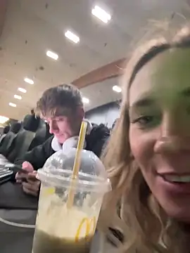 Snapshot of M1ssyk1ssy chatting on November 22, 2025, 9:13 pm M1ssyk1ssy online show from November 22, 2025, 9:13 pm