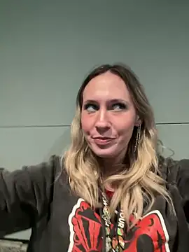 Snapshot of M1ssyk1ssy chatting on December 30, 2024, 5:13 pm M1ssyk1ssy online show from December 30, 2024, 5:13 pm