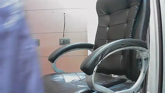 collage hoty online show from October 9, 2025, 4:29 pm