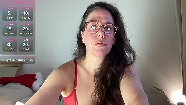 Snapshot of MilkyHoneyLullabies chatting on December 4, 2025, 9:52 am MilkyHoneyLullabies online show from December 4, 2025, 9:52 am