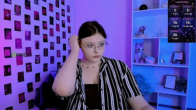 Snapshot of nikole_kitt chatting on July 1, 2026, 6:41 pm nikole kitt online show from July 1, 2026, 6:41 pm