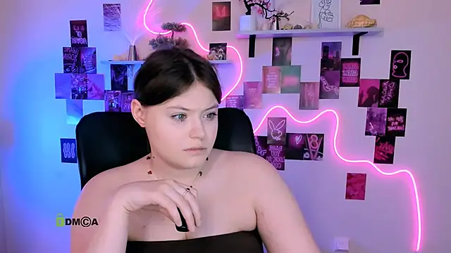 Snapshot of nikole_kitt chatting on May 21, 2026, 7:00 pm nikole kitt online show from May 21, 2026, 7:00 pm