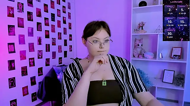 Snapshot of nikole_kitt chatting on July 2, 2026, 3:23 am nikole kitt online show from July 2, 2026, 3:23 am
