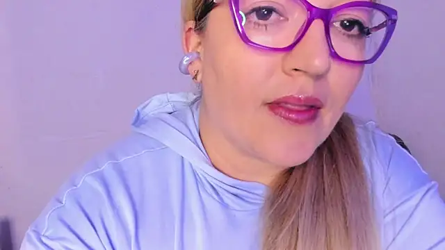 Snapshot of Naty_Mature_ chatting on October 12, 2025, 8:10 pm Naty Mature online show from October 12, 2025, 8:10 pm