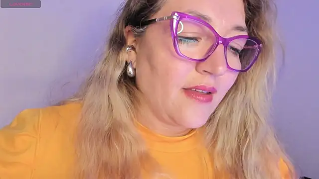 Naty Mature  online show from April 21, 2026, 1:42 am