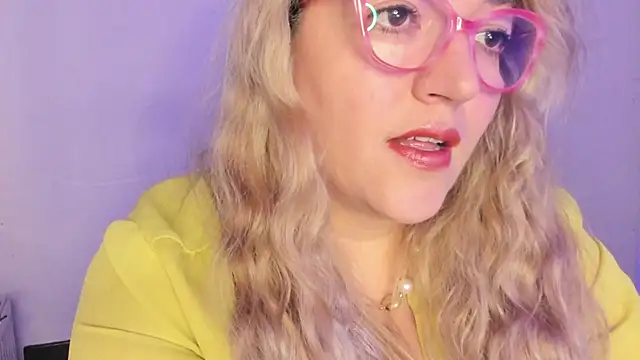 Naty Mature  online show from December 16, 2025, 6:12 pm