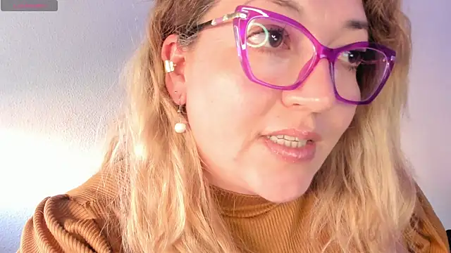 Naty Mature  online show from April 29, 2026, 5:17 pm