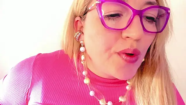 Snapshot of Naty_Mature_ chatting on October 21, 2025, 9:52 am Naty Mature online show from October 21, 2025, 9:52 am