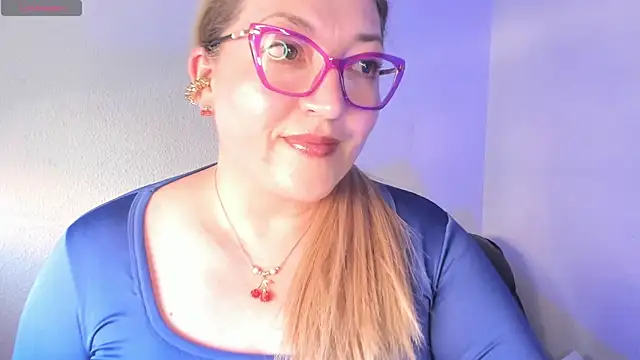 Naty Mature  online show from April 27, 2026, 4:38 pm