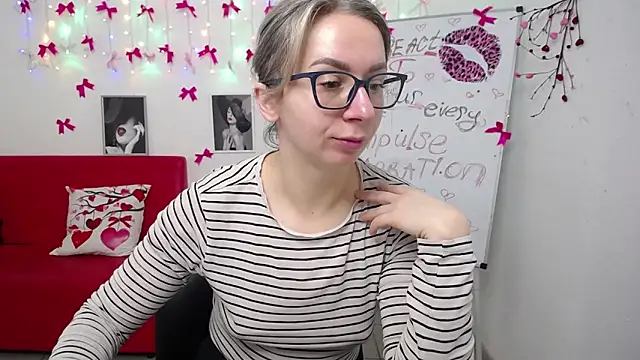 Snapshot of VasilisaSii chatting on March 6, 2026, 6:19 am VasilisaSii online show from March 6, 2026, 6:19 am