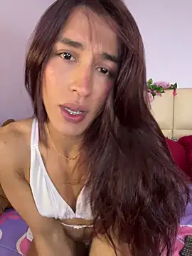 Snapshot of kymmgolden chatting on May 12, 2026, 1:06 pm kymmgolden online show from May 12, 2026, 1:06 pm