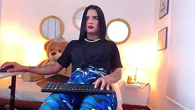 Snapshot of zoe_hecate_sexx chatting on December 3, 2025, 12:04 pm zoe hecate sexx online show from December 3, 2025, 12:04 pm