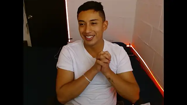 Snapshot of Davixx258 chatting on February 6, 2025, 8:13 pm Davixx258 online show from February 6, 2025, 8:13 pm