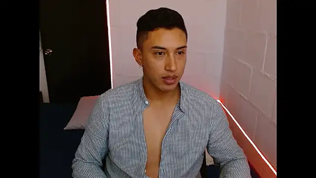 Snapshot of Davixx258 chatting on February 3, 2025, 7:10 pm Davixx258 online show from February 3, 2025, 7:10 pm