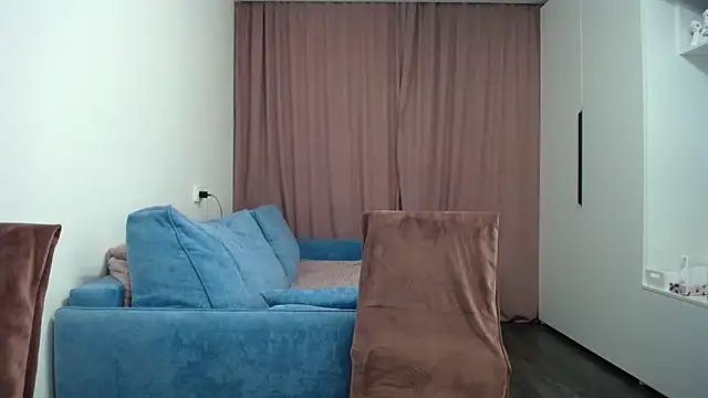 Snapshot of LinaSparks chatting on February 28, 2025, 3:04 pm LinaSparks online show from February 28, 2025, 3:04 pm