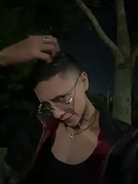  PhillipBrown online show from December 19, 2024, 9:40 am