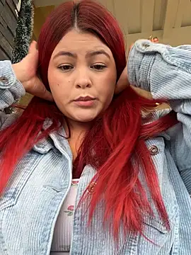 Snapshot of lia_moon77 chatting on November 27, 2025, 7:47 pm lia moon77 online show from November 27, 2025, 7:47 pm