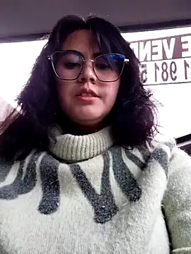 Snapshot of lara_moon25 chatting on December 15, 2025, 7:52 pm lara moon25 online show from December 15, 2025, 7:52 pm