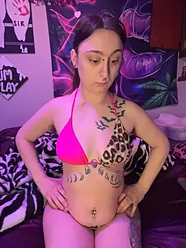 NovaLove2002 online show from May 4, 2026, 7:06 pm