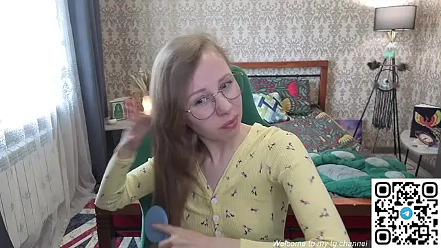 Snapshot of Lill_Mary chatting on May 19, 2026, 2:29 am Lill Mary online show from May 19, 2026, 2:29 am