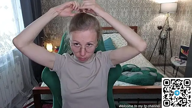Snapshot of Lill_Mary chatting on June 11, 2026, 2:53 am Lill Mary online show from June 11, 2026, 2:53 am
