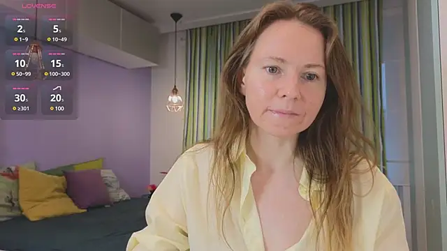 Snapshot of JanePearl chatting on December 9, 2024, 10:32 am JanePearl online show from December 9, 2024, 10:32 am