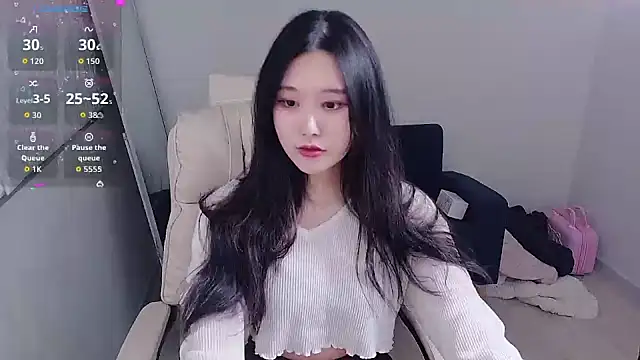 Snapshot of who_Lilly chatting on October 16, 2025, 2:03 pm who Lilly online show from October 16, 2025, 2:03 pm