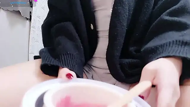 Snapshot of who_Lilly chatting on November 27, 2025, 12:16 pm who Lilly online show from November 27, 2025, 12:16 pm