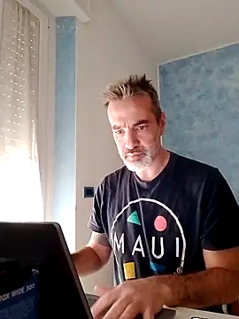 Snapshot of Marcolino183 chatting on February 21, 2025, 2:38 pm Marcolino183 online show from February 21, 2025, 2:38 pm