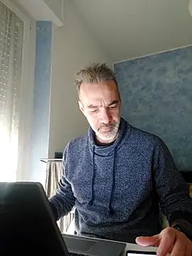 Snapshot of Marcolino183 chatting on January 31, 2025, 9:27 am Marcolino183 online show from January 31, 2025, 9:27 am