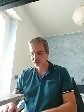 Snapshot of Marcolino183 chatting on May 13, 2026, 7:37 am Marcolino183 online show from May 13, 2026, 7:37 am