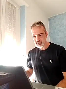 Snapshot of Marcolino183 chatting on February 5, 2025, 9:25 am Marcolino183 online show from February 5, 2025, 9:25 am