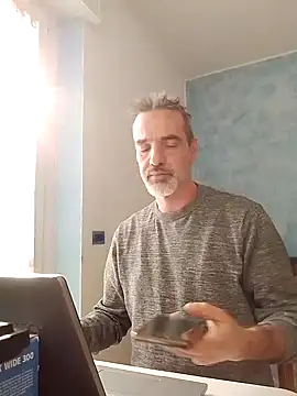 Snapshot of Marcolino183 chatting on February 20, 2025, 2:02 pm Marcolino183 online show from February 20, 2025, 2:02 pm