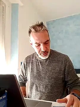 Snapshot of Marcolino183 chatting on February 21, 2025, 11:33 am Marcolino183 online show from February 21, 2025, 11:33 am