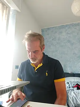 Snapshot of Marcolino183 chatting on September 19, 2025, 7:45 am Marcolino183 online show from September 19, 2025, 7:45 am