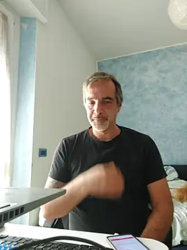 Snapshot of Marcolino183 chatting on June 1, 2026, 12:27 pm Marcolino183 online show from June 1, 2026, 12:27 pm