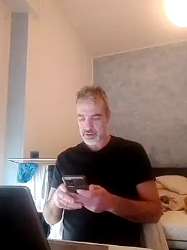 Snapshot of Marcolino183 chatting on February 13, 2025, 10:34 am Marcolino183 online show from February 13, 2025, 10:34 am