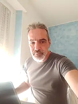 Snapshot of Marcolino183 chatting on February 6, 2025, 11:20 am Marcolino183 online show from February 6, 2025, 11:20 am