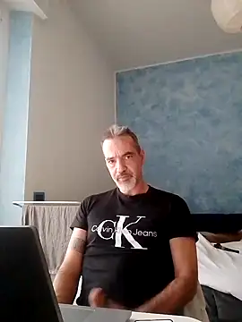 Snapshot of Marcolino183 chatting on January 29, 2025, 3:47 pm Marcolino183 online show from January 29, 2025, 3:47 pm