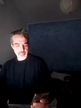 Snapshot of Marcolino183 chatting on January 16, 2025, 4:18 pm Marcolino183 online show from January 16, 2025, 4:18 pm