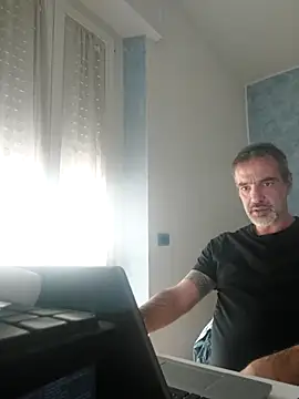 Snapshot of Marcolino183 chatting on March 14, 2025, 1:46 pm Marcolino183 online show from March 14, 2025, 1:46 pm