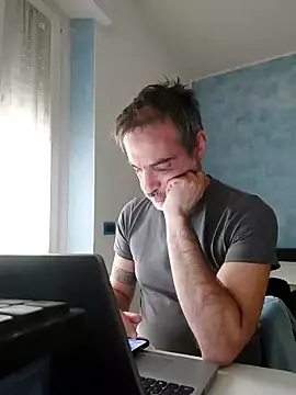 Snapshot of Marcolino183 chatting on March 21, 2025, 2:40 pm Marcolino183 online show from March 21, 2025, 2:40 pm