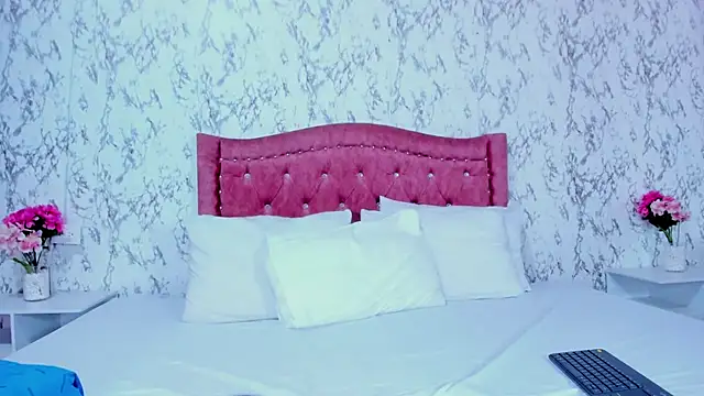 Snapshot of Mia_Malkovaa_ chatting on October 28, 2025, 4:50 pm Mia Malkovaa online show from October 28, 2025, 4:50 pm