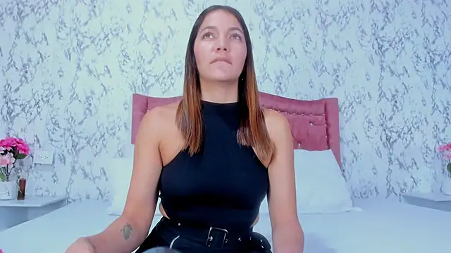 Mia Malkovaa  online show from February 27, 2026, 5:13 pm