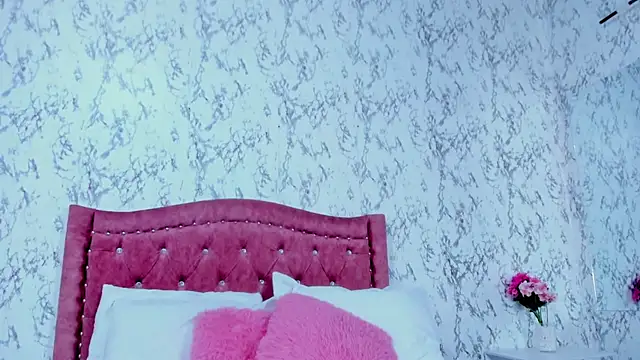 Snapshot of Mia_Malkovaa_ chatting on October 20, 2025, 4:29 pm Mia Malkovaa online show from October 20, 2025, 4:29 pm