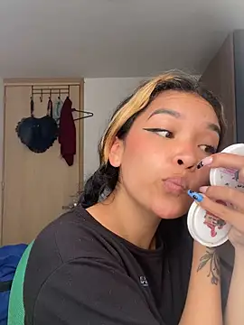 baby lizy online show from October 12, 2025, 6:09 pm